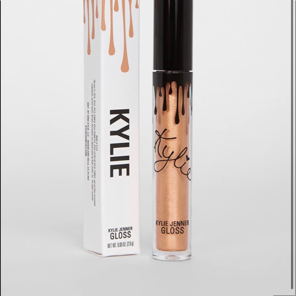 KYLIE POPPIN’ LIP GLOSS